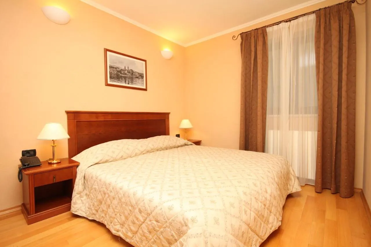 Seaside Apartments With A Swimming Pool Trogir - 7561