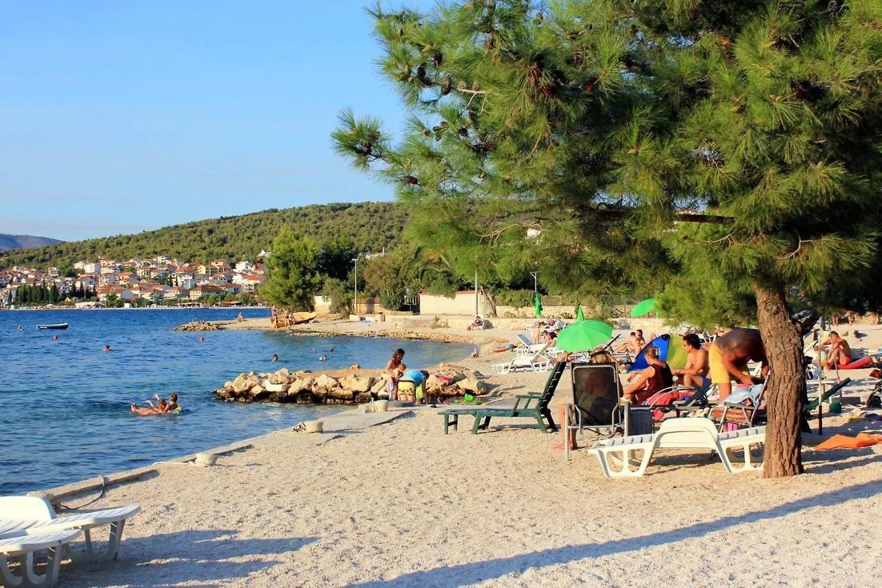 Seaside Apartments With A Swimming Pool Trogir - 7561