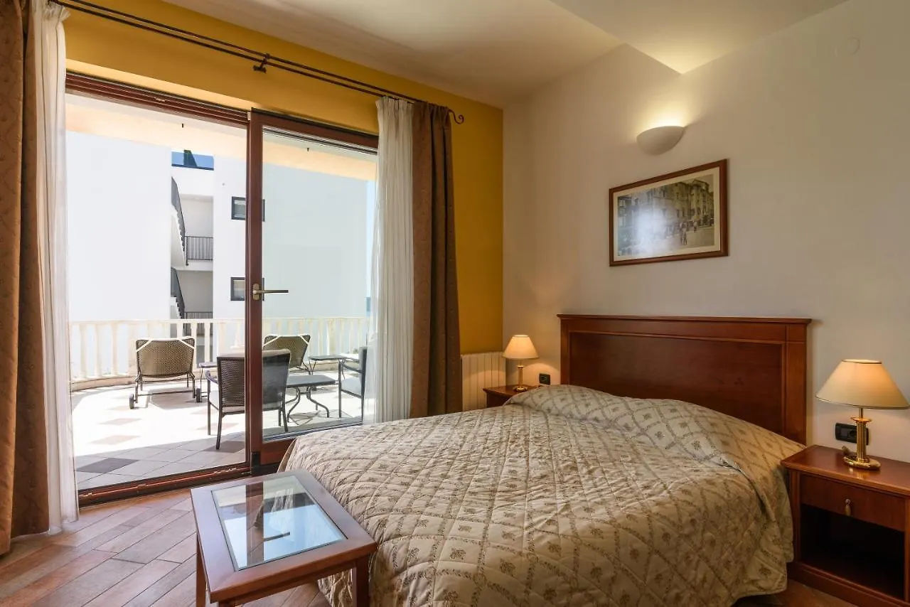 Seaside Apartments With A Swimming Pool Trogir - 7561