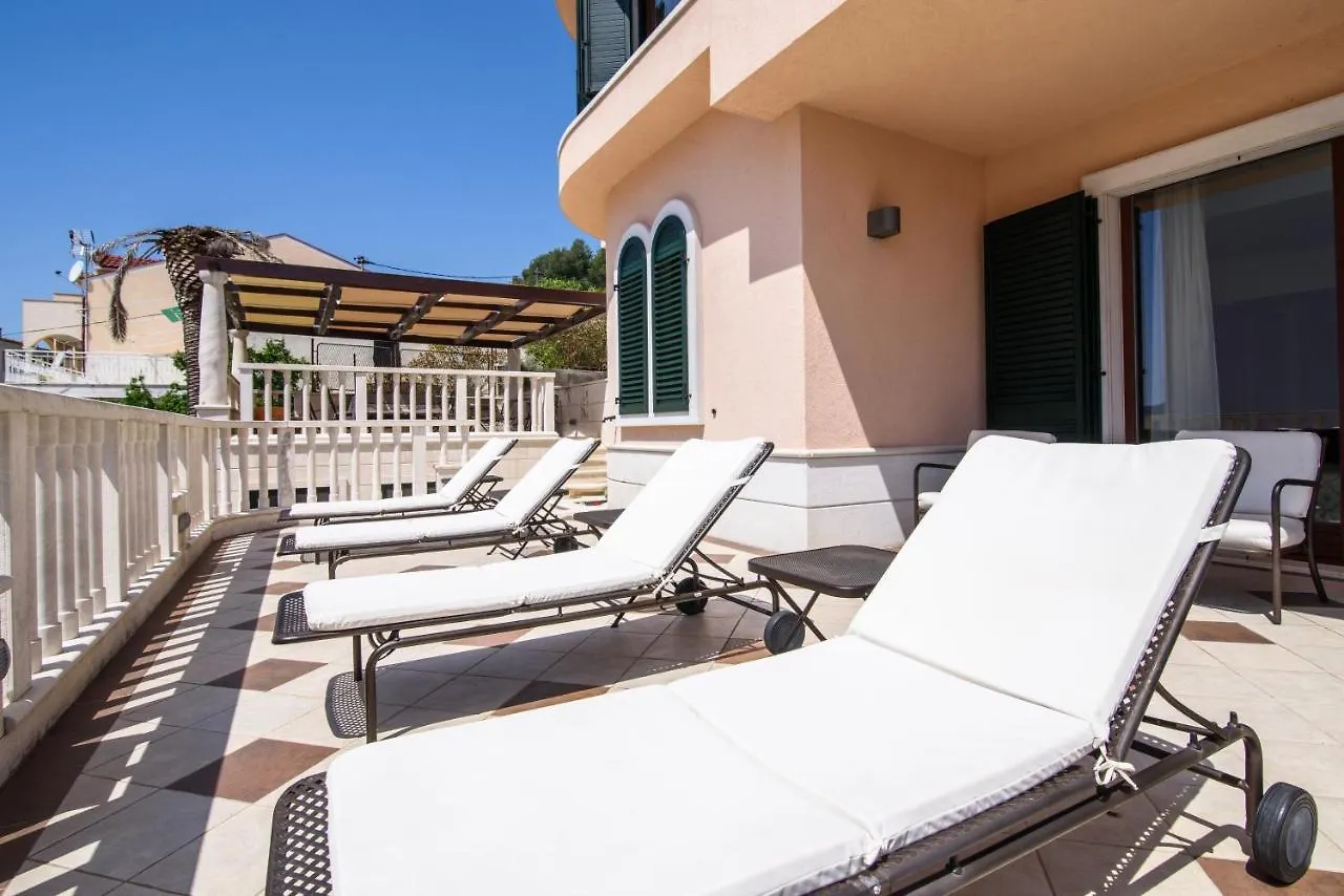 Seaside Apartments With A Swimming Pool Trogir - 7561